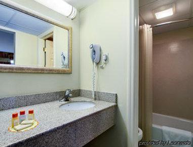 Days Inn By Wyndham Springfield/Phil.Intl Airport Номер фото